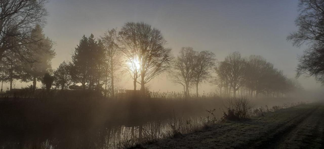 Rust En Stilte In De Natuur Onstwedde Eksteriør bilde